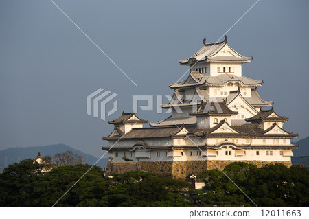 Himeji-jo Castle in the sunset Himeji-jo Castle in the sunset 12011663