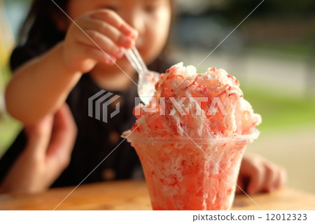 shaved ice  12012323