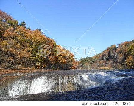 Fubuzuki waterfall 12013855