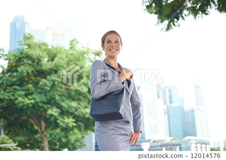 Lady in the City 12014576