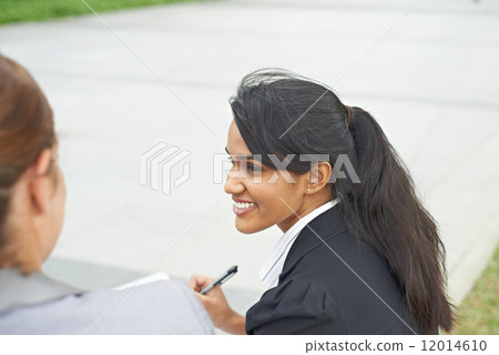 Working Together in the City 12014610