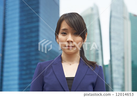 Girl in the City 12014653