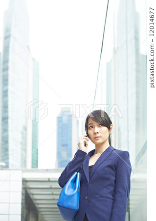 Girl in the City Girl in the City 12014677