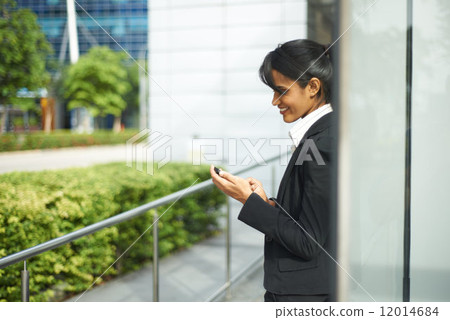 Woman in the City 12014684