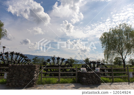 在朝倉路站的三重渦輪機 12014924