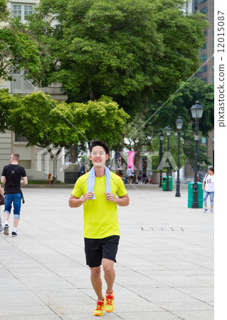 Man Jogging 12015087