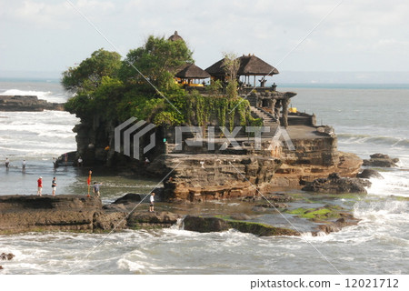 Tanah Lot Temple (Rock Temple) (Bali / Indonesia) Tanah Lot Temple (Rock Temple) (Bali / Indonesia) 12021712