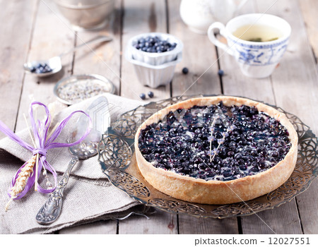 Blueberry, bilberry tart with lavender Blueberry, bilberry tart with lavender 12027551