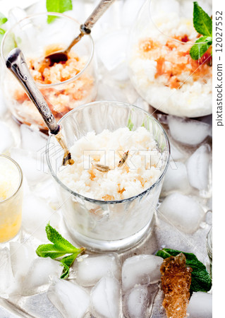 Black tea flavor, milk and lemon granita, sorbet Black tea flavor, milk and lemon granita, sorbet 12027552