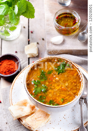 Lentil soup with smoked paprika and bread Lentil soup with smoked paprika and bread 12028001