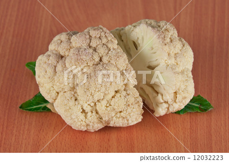 fresh cauliflower  12032223
