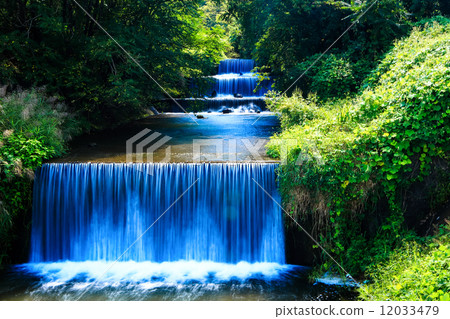 三步瀑布 12033479