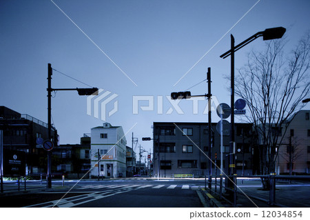 由於計劃停電導致光線消失的城市 12034854