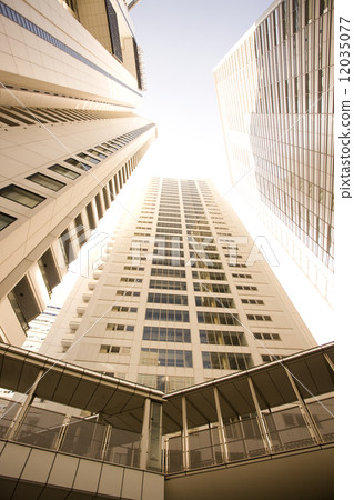 摩天大樓 12035077