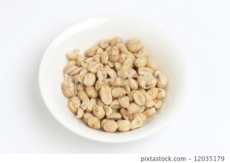 Roast peanuts 12035179