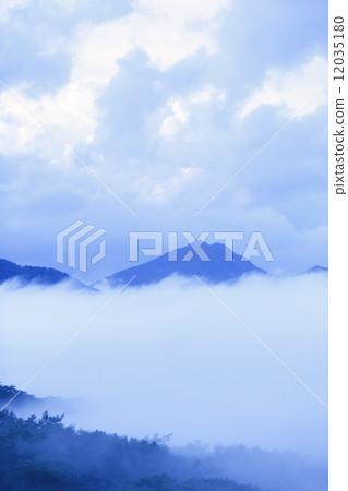 Mountain ranges from the Zao Plateau Mountain ranges from the Zao Plateau 12035180