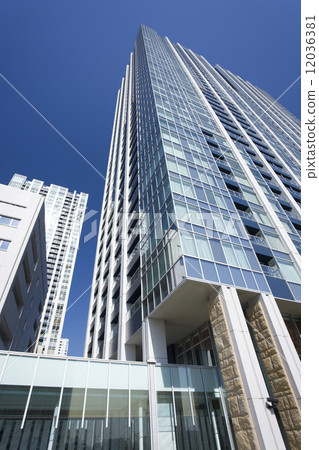 High-rise apartment in the coastal area 12036381