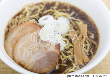 Soy sauce ramen 12036944