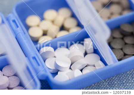 Supplements and pillcases 12037139