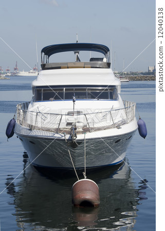 Yacht 12040138