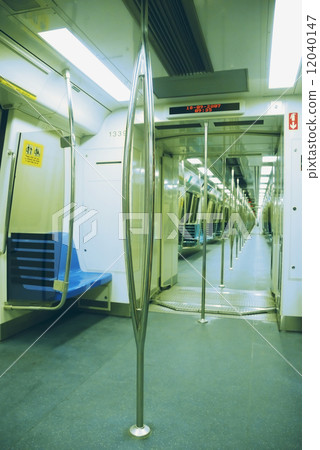 Train 12040147