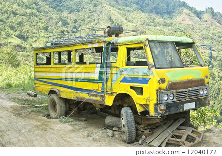 Junked Vehicle 12040172