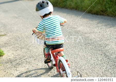 一個孩子 一個孩子 12040351