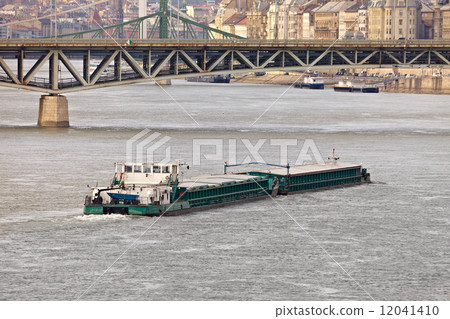 Barge 12041410