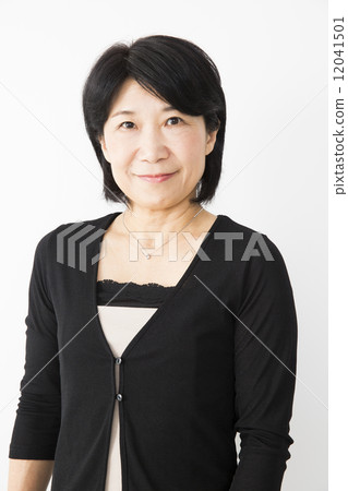 Middle-aged female 12041501