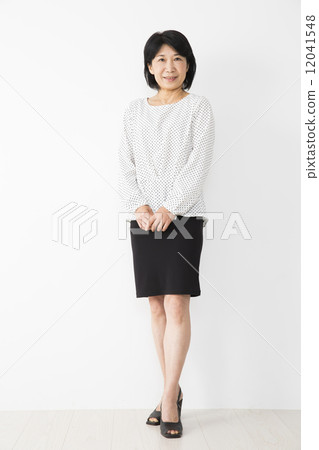 Middle-aged female Middle-aged female 12041548