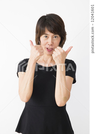 Middle-aged female 12041601