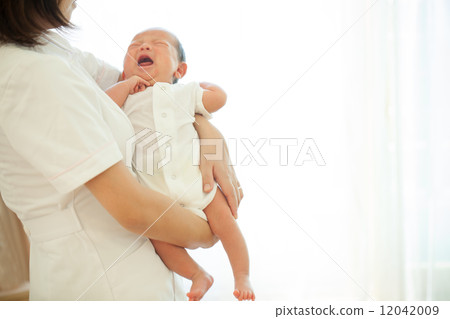 1個月大的寶寶 1個月大的寶寶 12042009