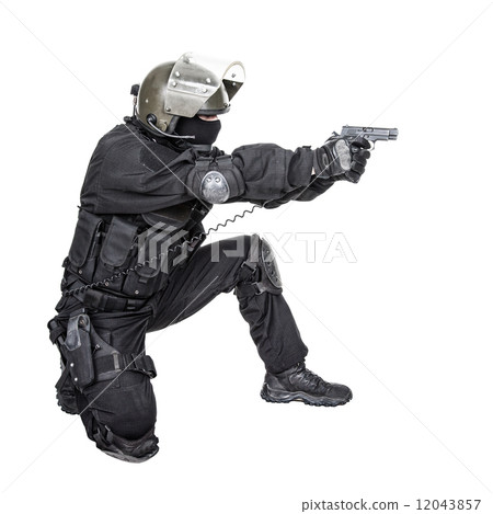Spec ops soldier with pistol 12043857