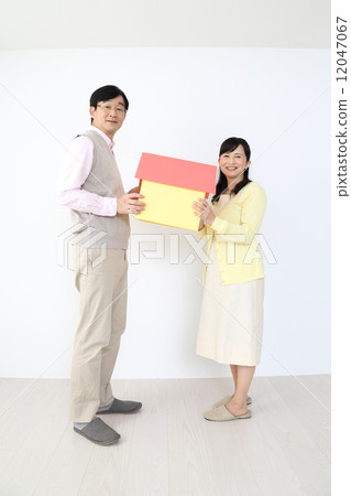 Home and middle couple Home and middle couple 12047067