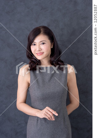 中年婦女 12052887