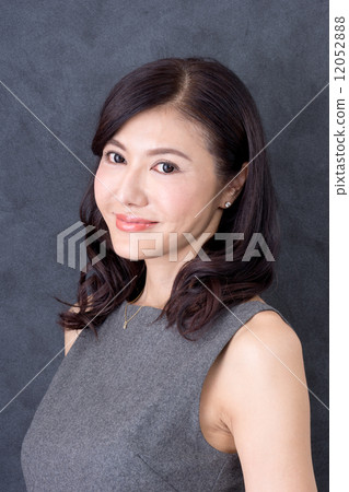 中年婦女 12052888