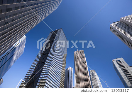 High-rise building street in Shinjuku 12053317