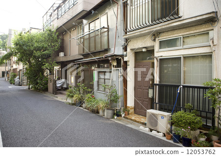 The streets of Tokyo Nezu 12053762
