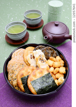 Rice cracker 12057641