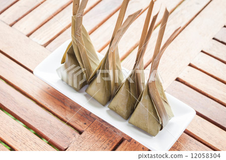 Steamed flour with coconut filling dessert Steamed flour with coconut filling dessert 12058304