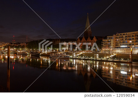 Bremen at night 12059034