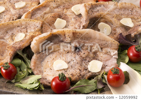 Meat dish  12059992