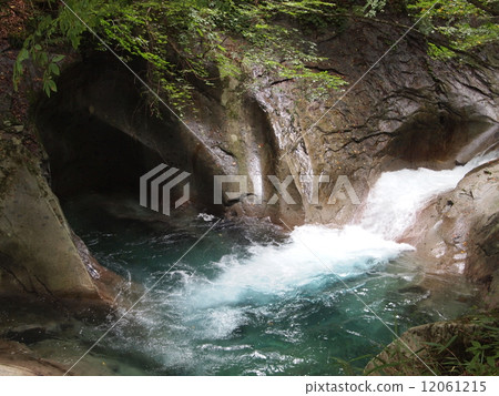 Mother fetus of the Nishizawa Valley 12061215
