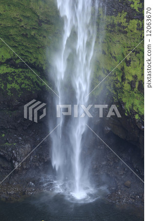 Aqua Falls, Island of Hawaii 12063670