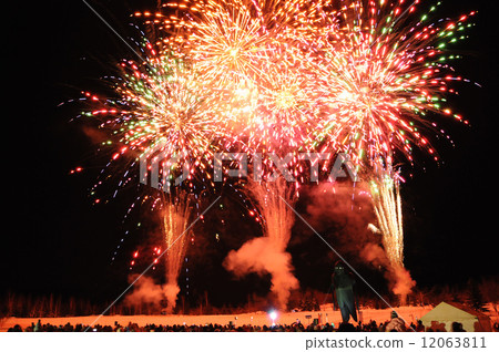 冬天煙花的瀧野suzuran山公園公園 12063811