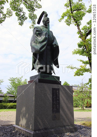 Miko Mizoguchi statue 12065318