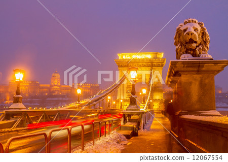 Chain Bridge at night, Budapest, Hungary Chain Bridge at night, Budapest, Hungary 12067554