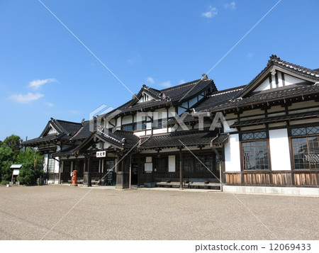 前泰莎站的車站大樓 12069433