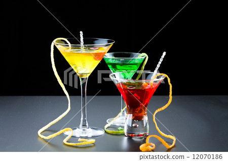 Three refreshing citrus cocktails 12070186