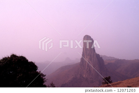 Mandala plateau smoky in dust 12071203